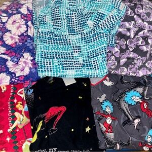 Women’s scrub top lot